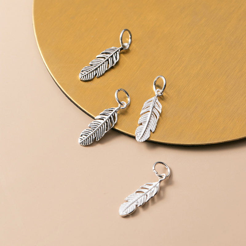 Small feather pendant pendant DIY handmade jewelry